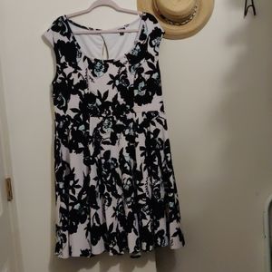 Floral dress, wrap keyhole back